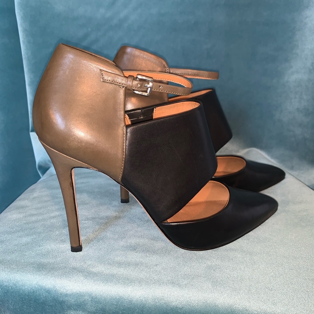 COACH two-toned leather heels. Size 9